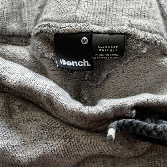 Bench shorts. - Picture 2 of 3